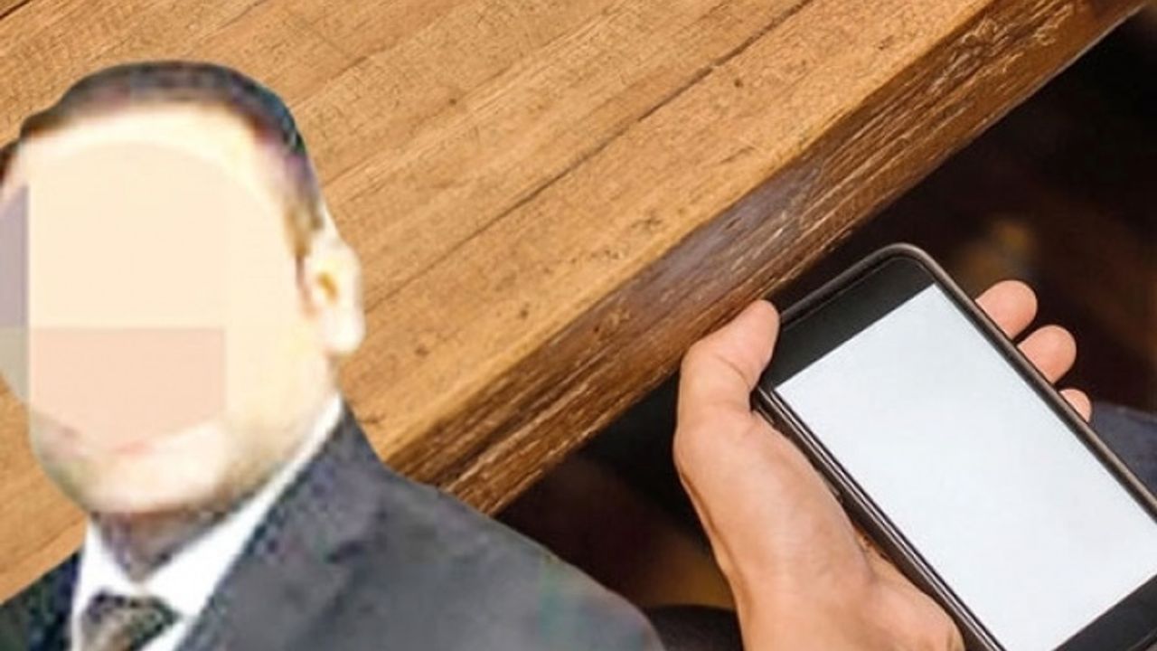 Müdürlük sınavında skandal olay! Kopya çekerken yakalandı