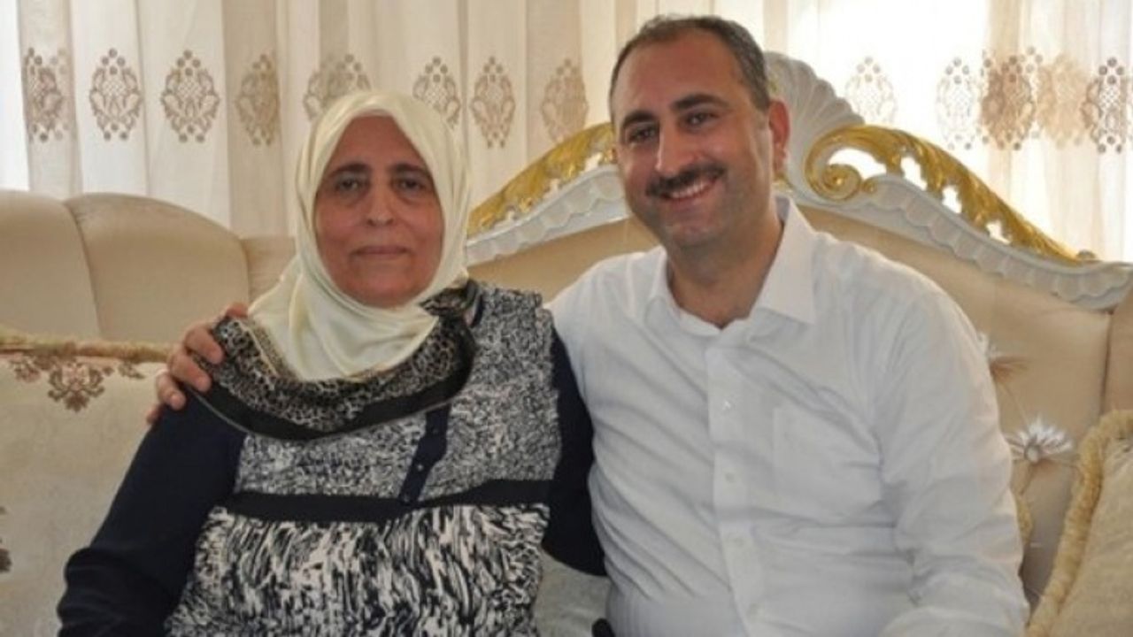 Adalet Bakanı Abdülhamit Gül'ün anne acısı