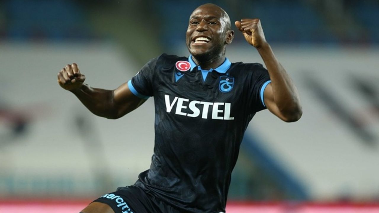 Afobe kendisine Süper Lig’den takım arıyor