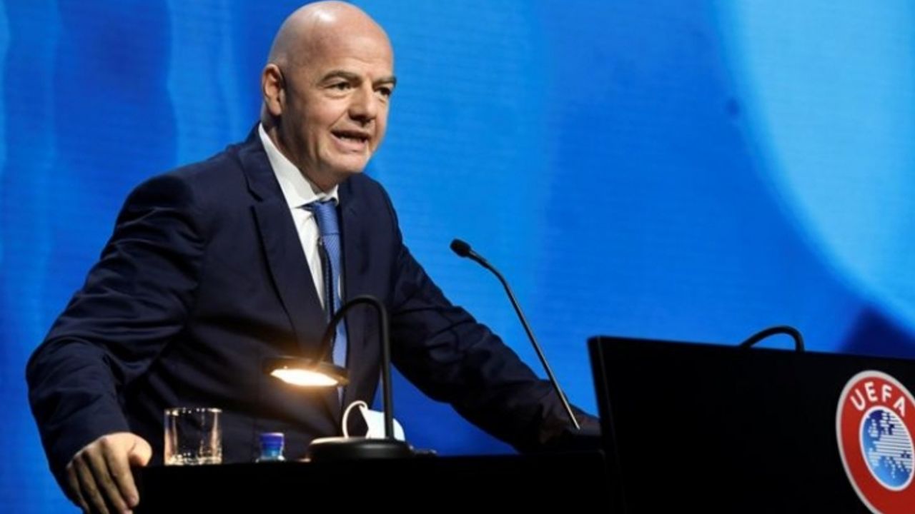 Avrupa Süper Ligi: FIFA Başkanı Infantino 12 kulübü eleştirdi, 'Yeni lige katılanlar sonuçlarına katlanır' dedi