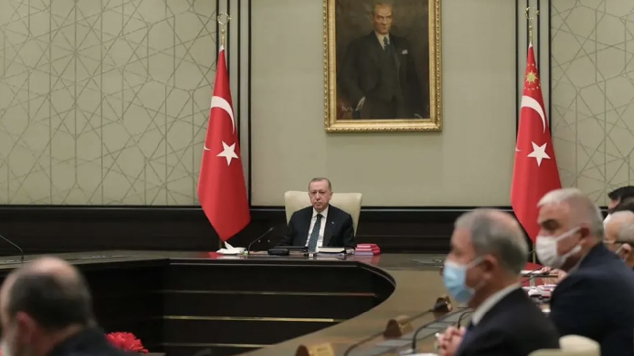 Bayramda tam kapanma gelecek mi? Gözler Kabine toplantısında!