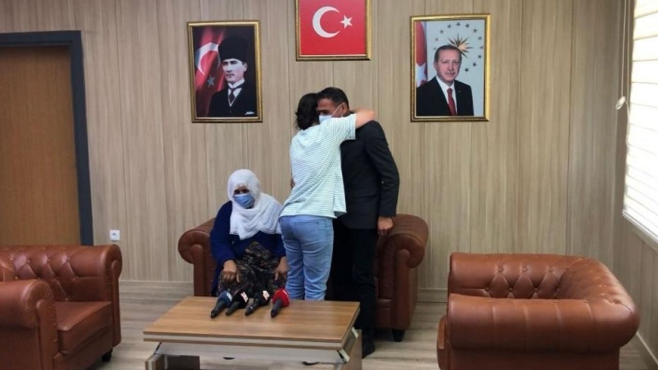 Mardin’de teslim olan kadın terörist ailesi ile buluşturuldu