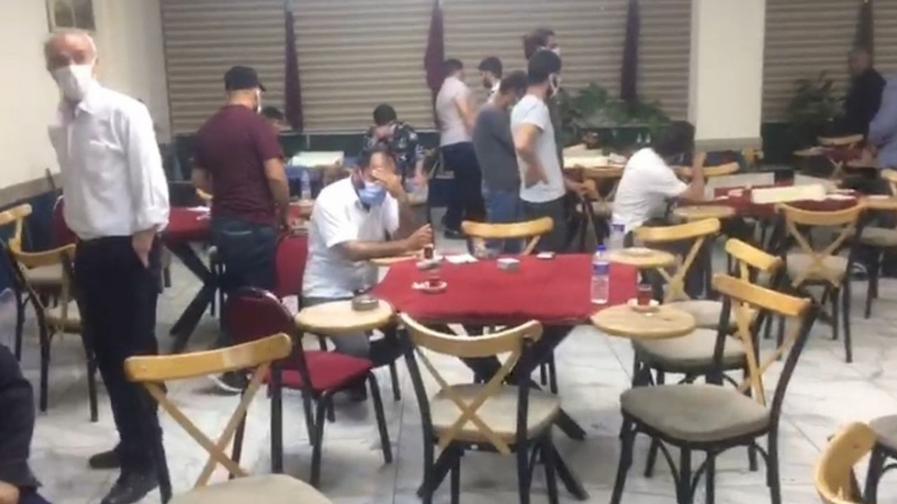 Bursa’da oyun oynanan kafedeki 25 kişiye 86 bin lira ceza