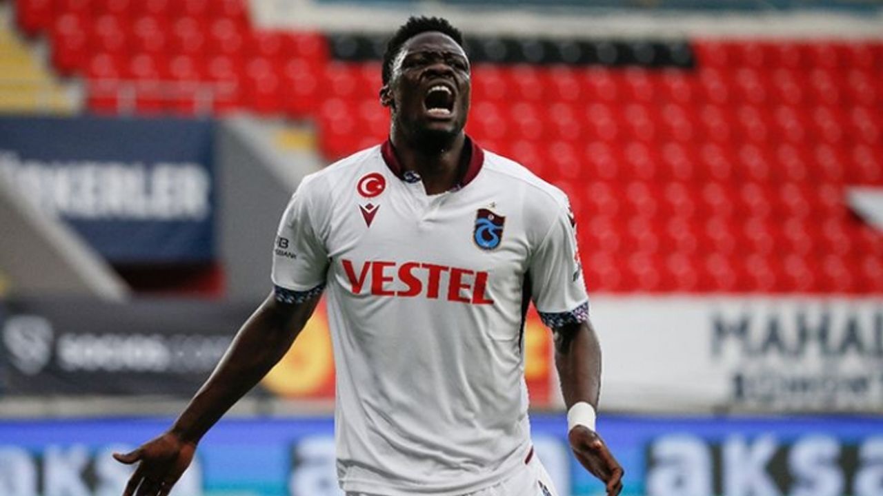 Ekuban Trabzonspor'dan ayrılıyor