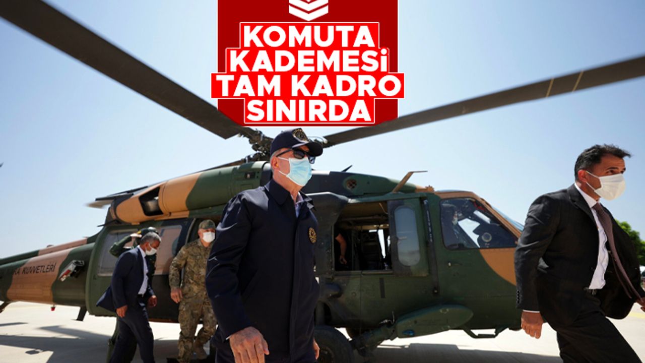 Bakan Akar ve komutanlar sınır hattında