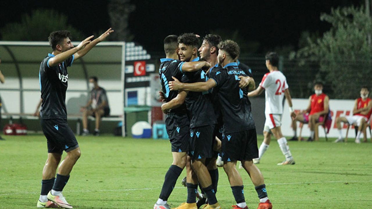 Trabzonspor U19 takımı Fenerbahçe U19 karşısında