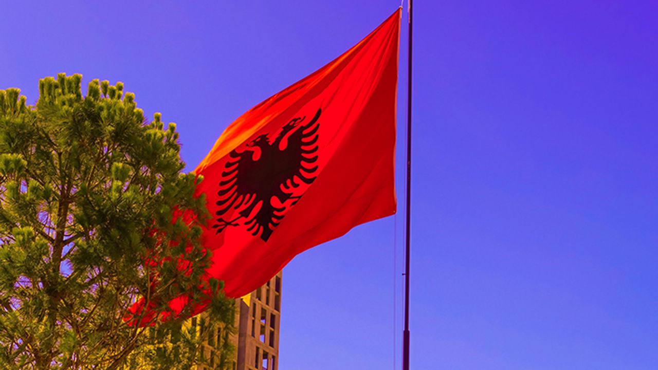 Arnavutluk binlerce Afgan'ı kabul etmeye hazırlanıyor