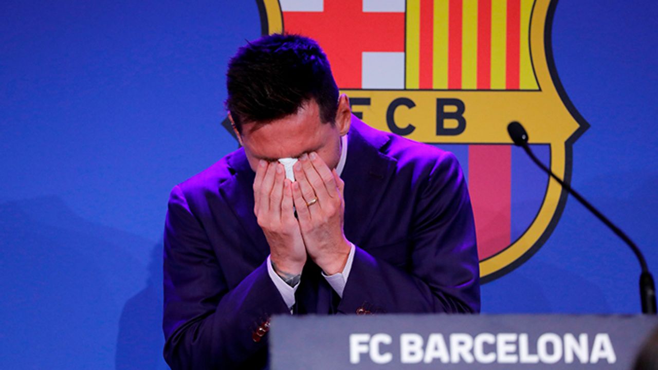 Lionel Messi, gözyaşlarıyla Barcelona'ya veda etti.