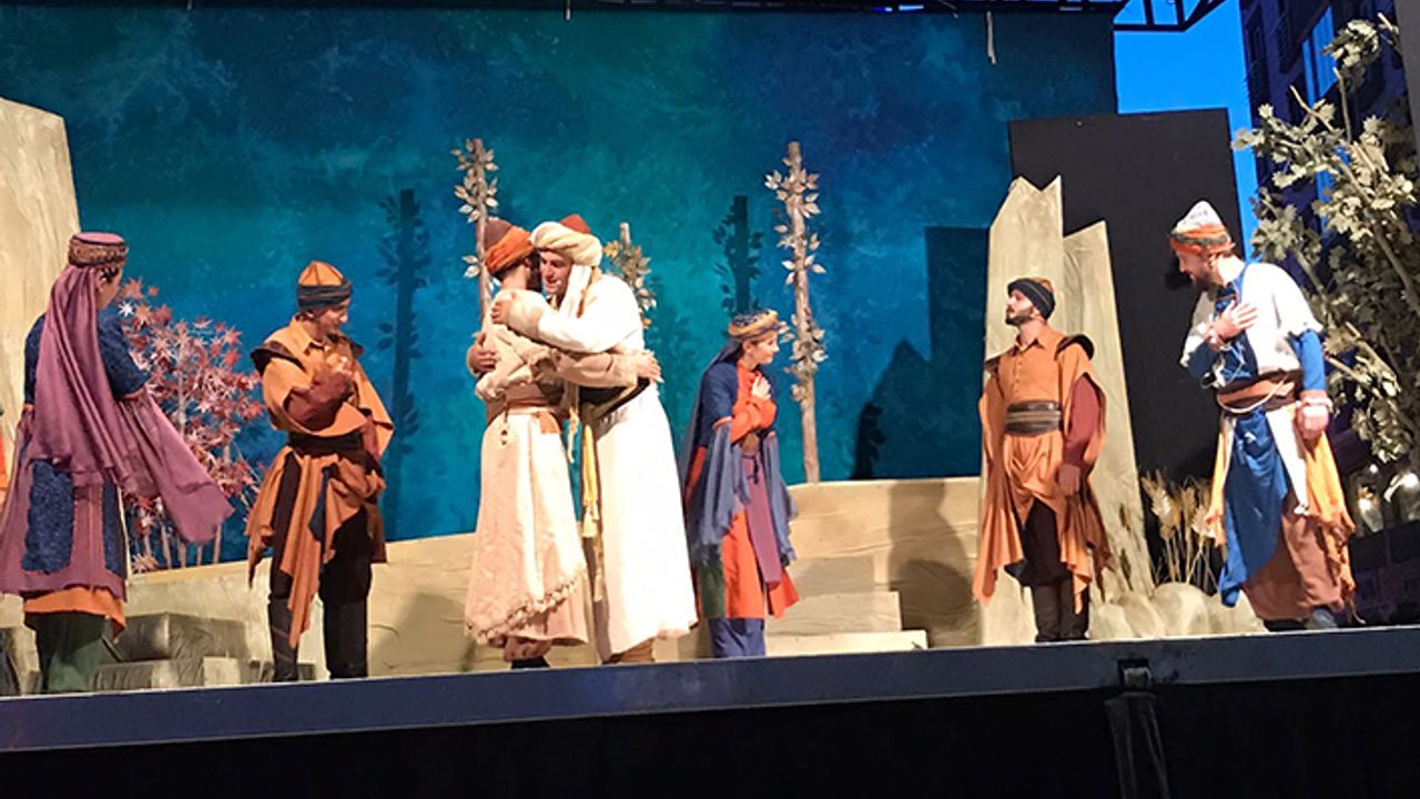 'Yunus'la Yürürken' isimli tiyatro oyunu Bozüyük/te sahnelendi