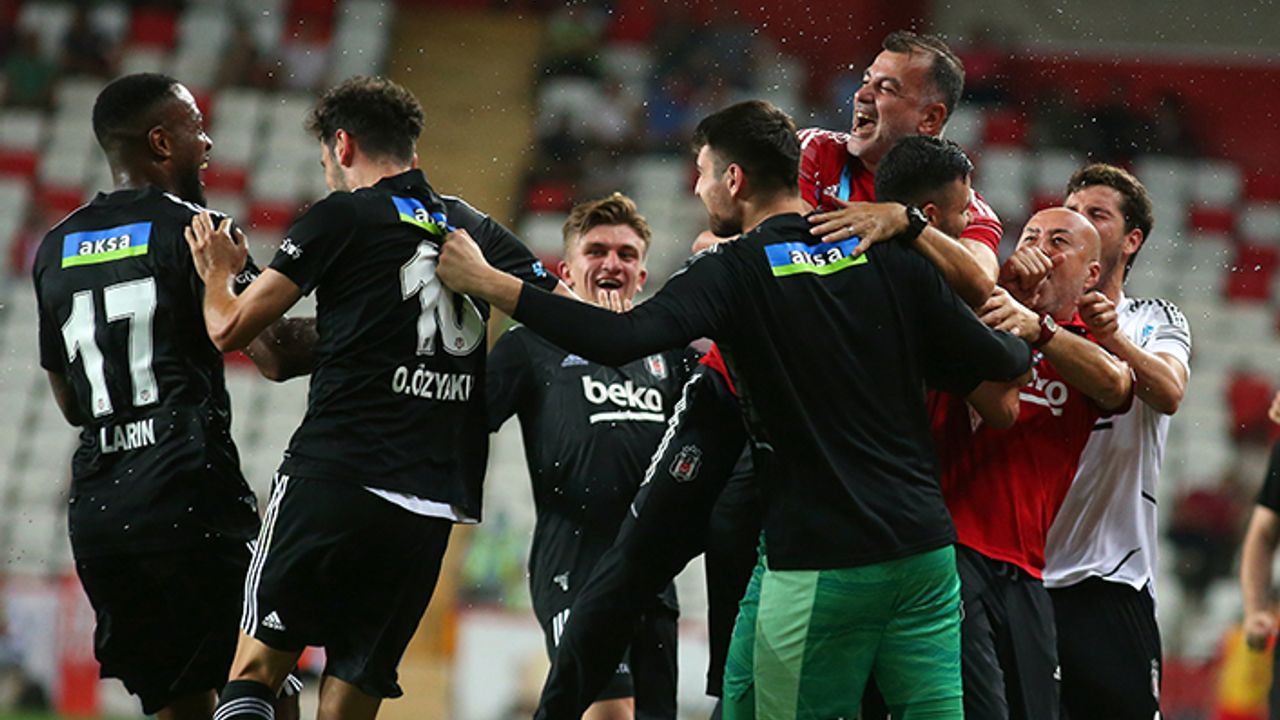 Beşiktaş'tan Antalyaspor karşısında tarihi geri dönüş
