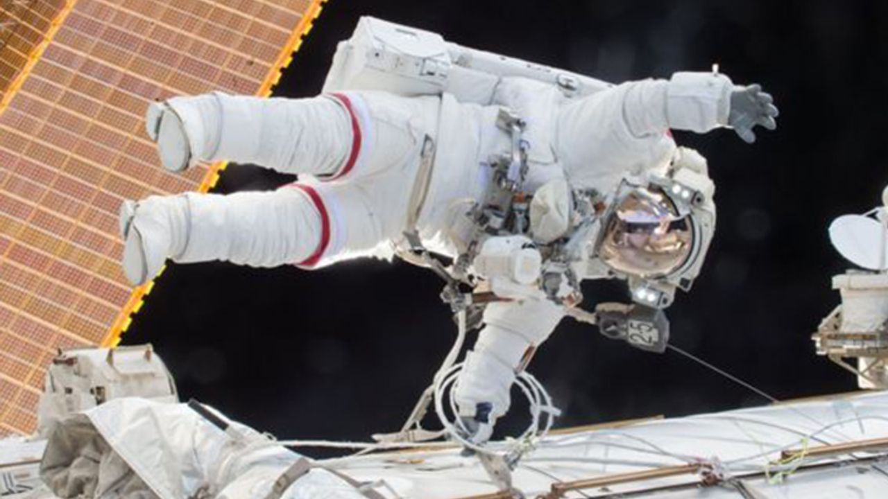 Çinli astronotlar 90 günlük görevi tamamlayarak Dünya'ya döndü
