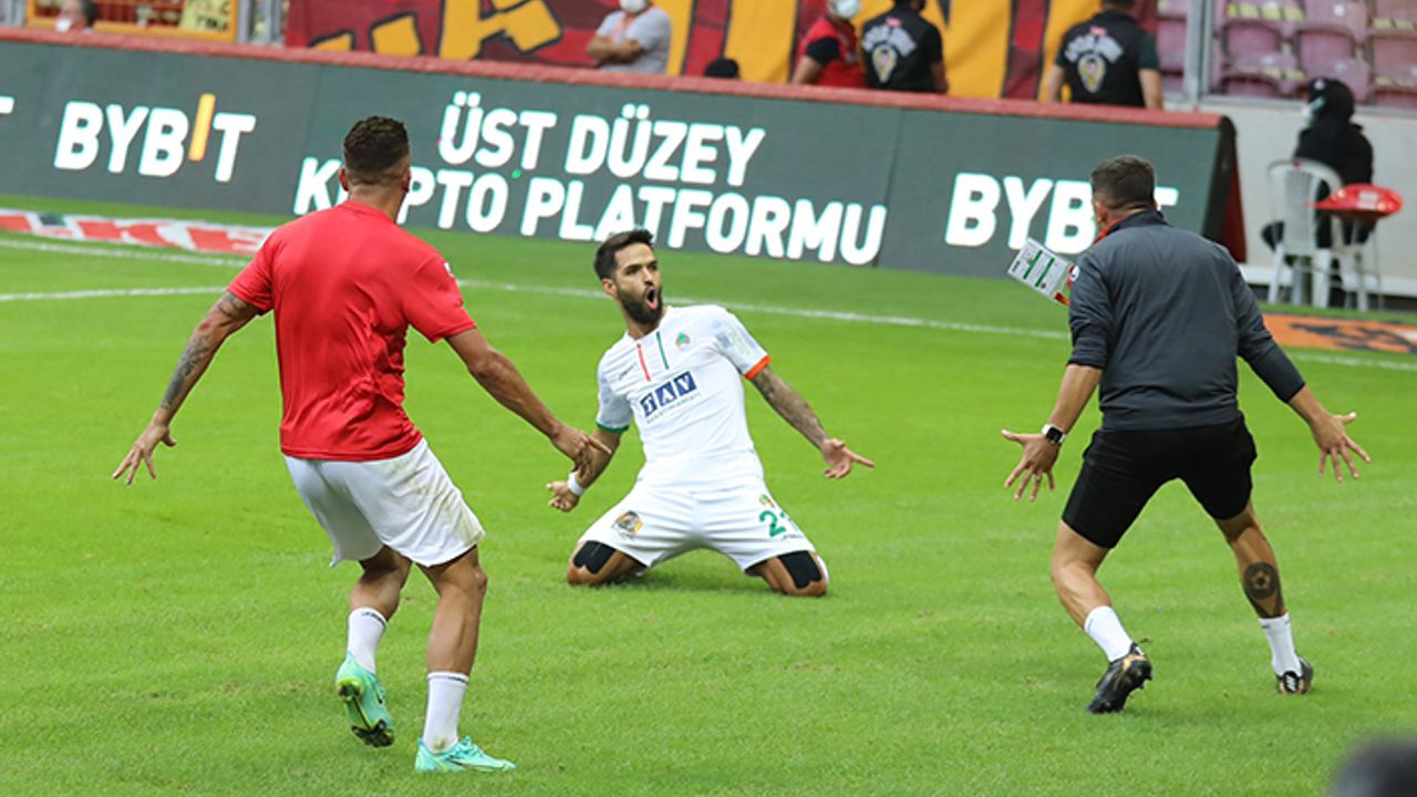 Galatasaray evinde Alanyaspor'a mağlup