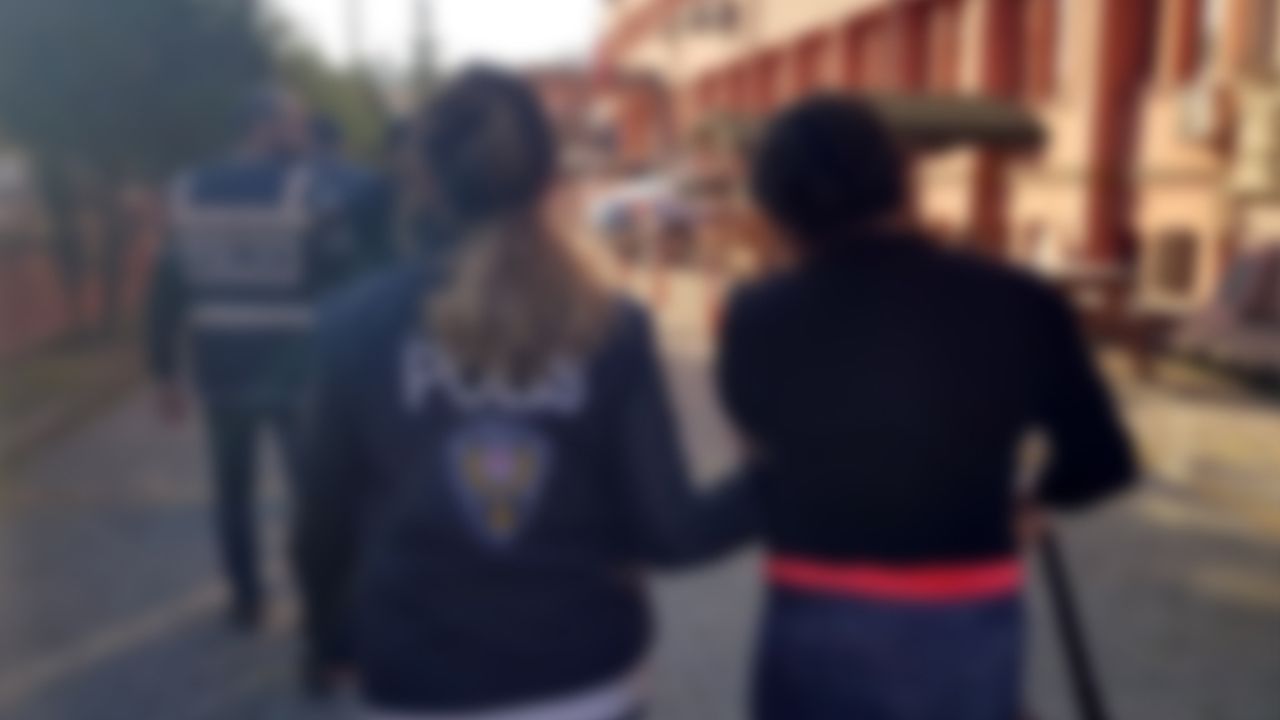 Trabzon'da internetten müşteri bularak fuhuş yapan iki bayan yakalandı