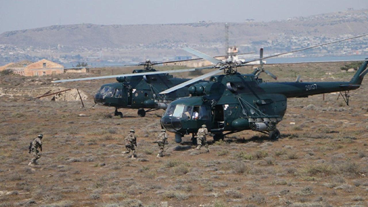 Azerbaycan'da askeri tatbikat sırasında helikopter düştü: Ölü ve yaralılar var