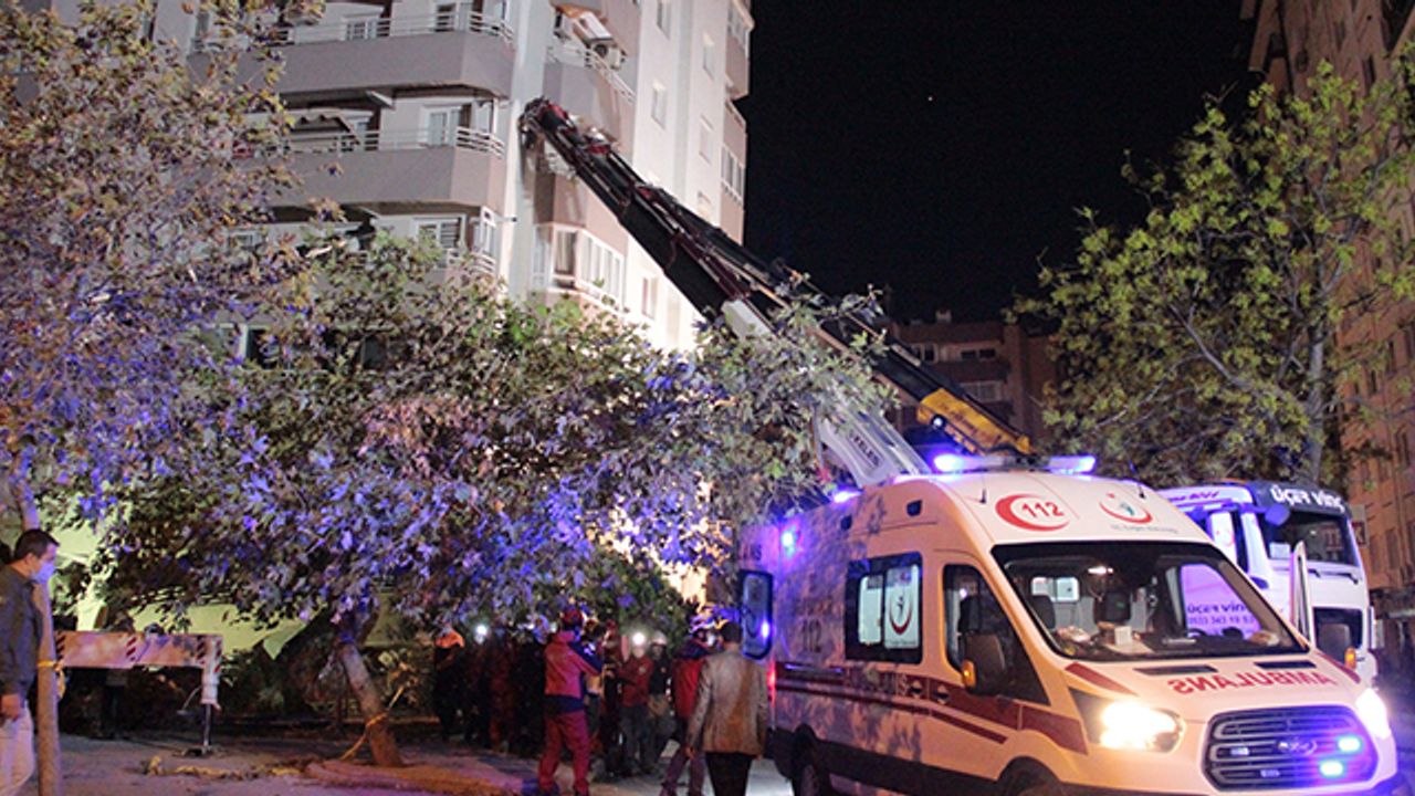 İzmir'de 11 kişinin öldüğü depremde BİM'e suç duyurusunda bulunuldu