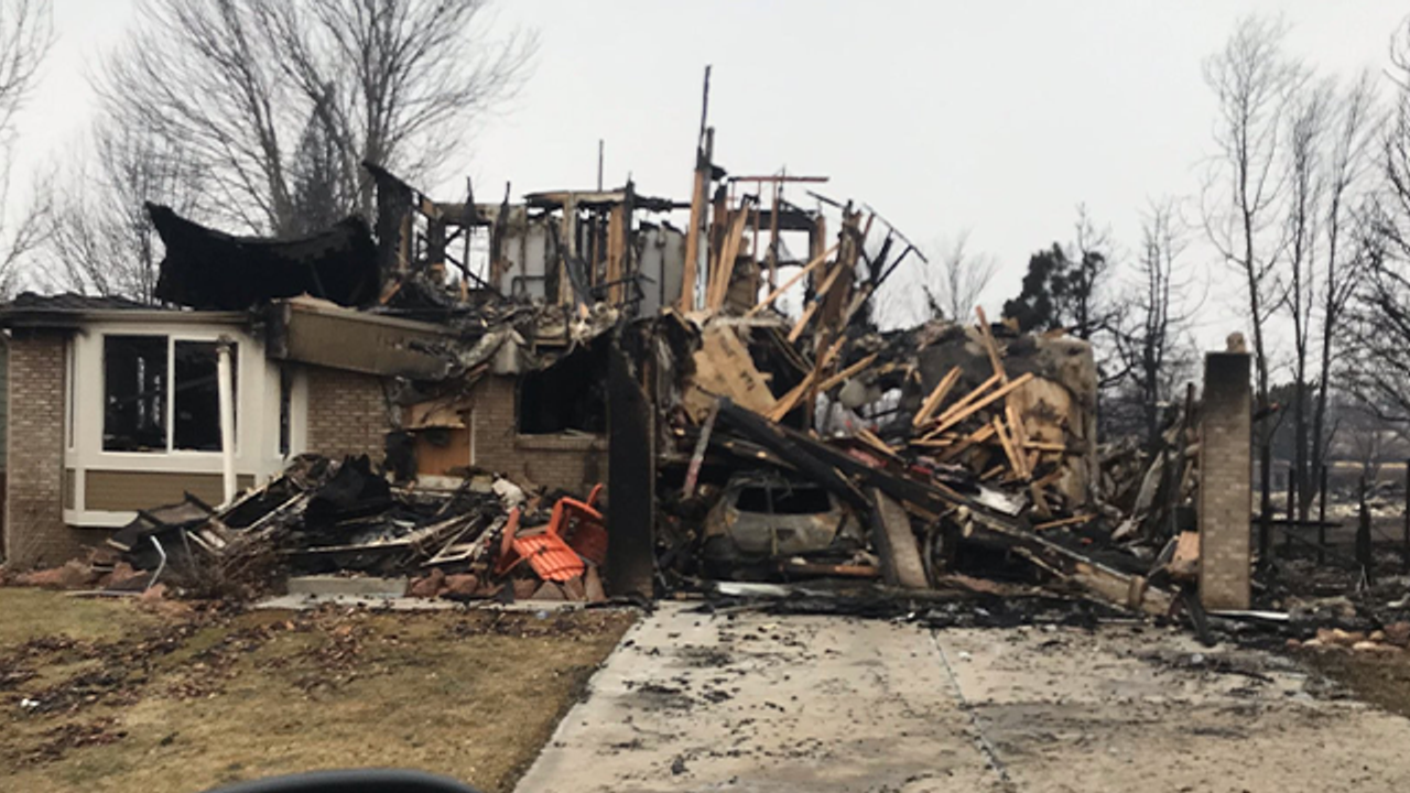 ABD’deki yangında 991 ev yandı, 3 kişi kayıp