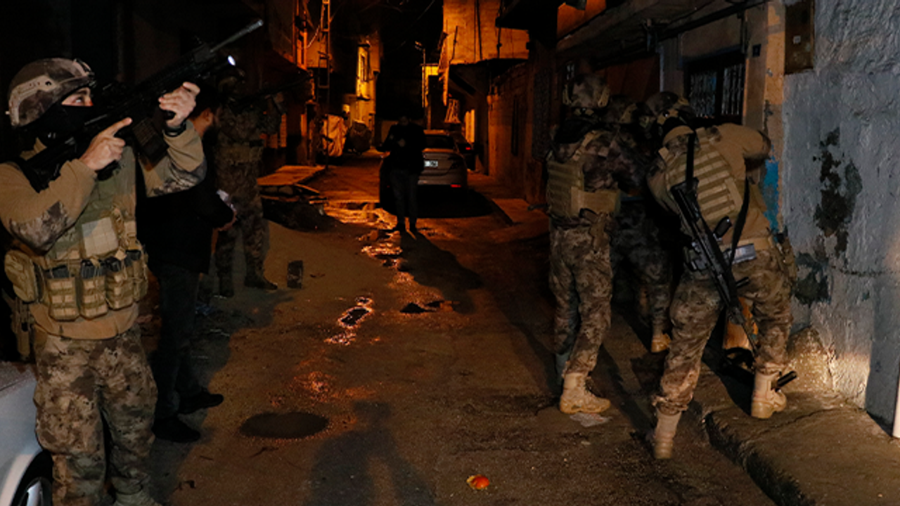 Adana'da şafak vakti DEAŞ operasyonu: Çok sayıda gözaltı var