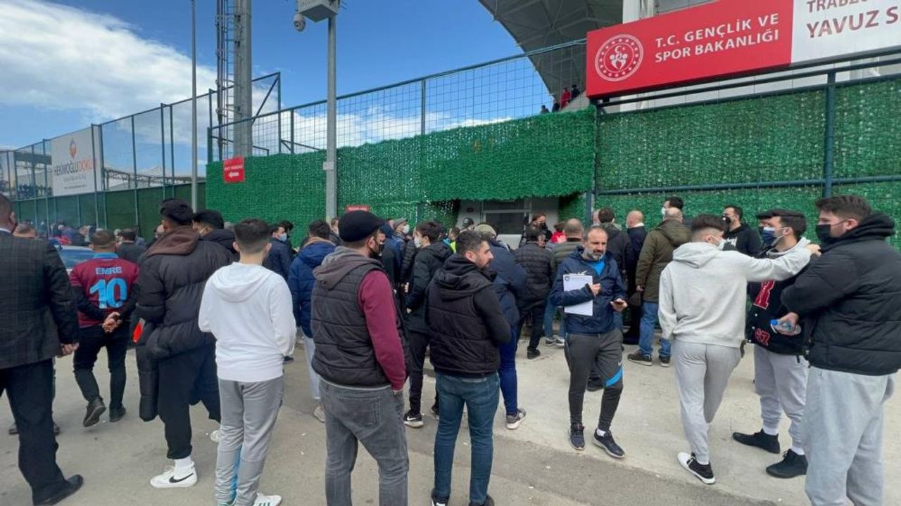 Görevli basın mensupları 1461 Trabzon FK - Sakaryaspor maçına giremedi
