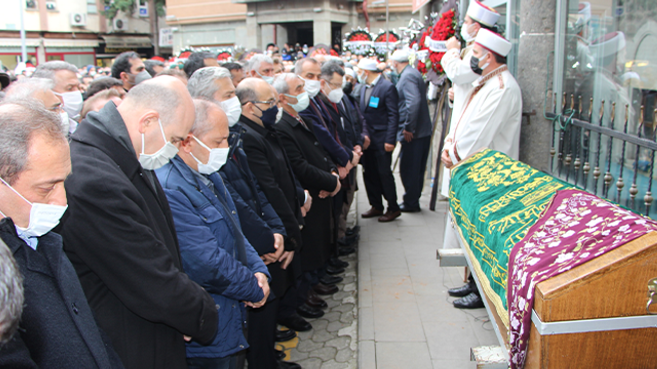 Bakan Soylu, Trabzonlu Ankara Emniyet Müdürü Servet Yılmaz'ın annesi cenazesine katıldı