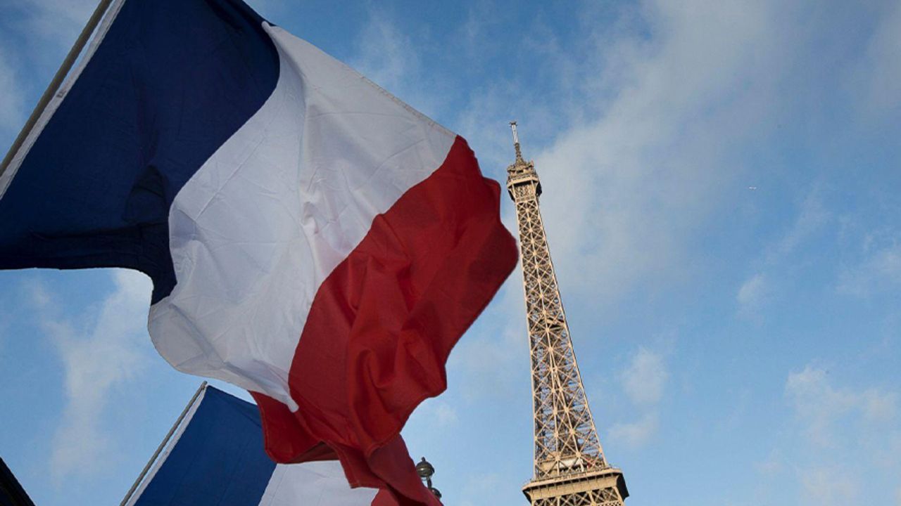 Fransa, diplomatik koruma altında faaliyet yürüten 6 Rus ajanını sınır dışı etti
