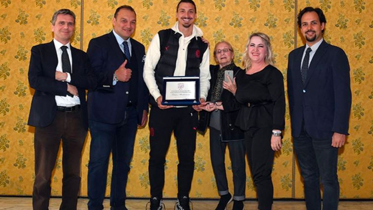 Zlatan İbrahimovic'e "Yılın En İyi Yabancı Sporcusu" ödülü verildi