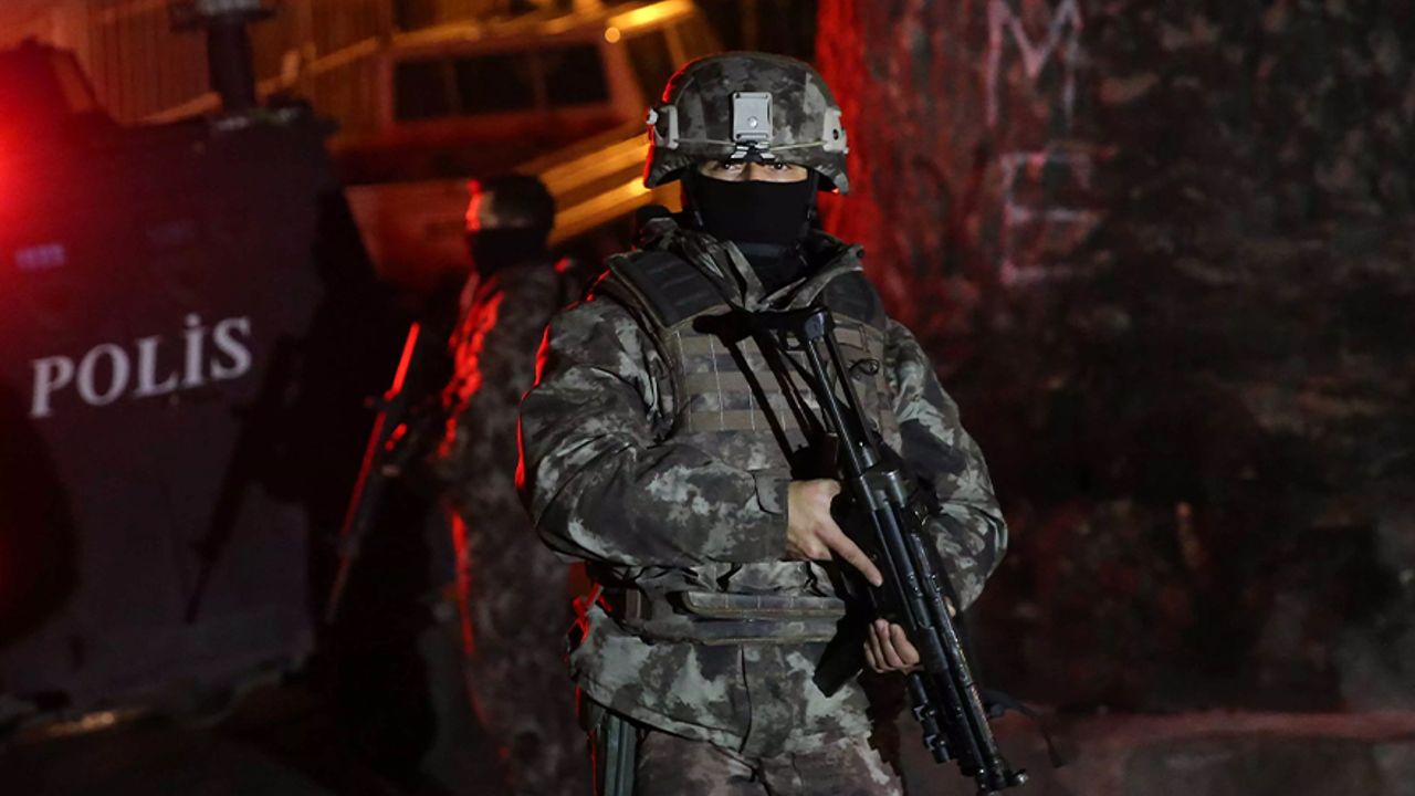 İstanbul merkezli 3 ilde FETÖ operasyonu: Örgüt içindeki 12 "mahrem imam" yakalandı