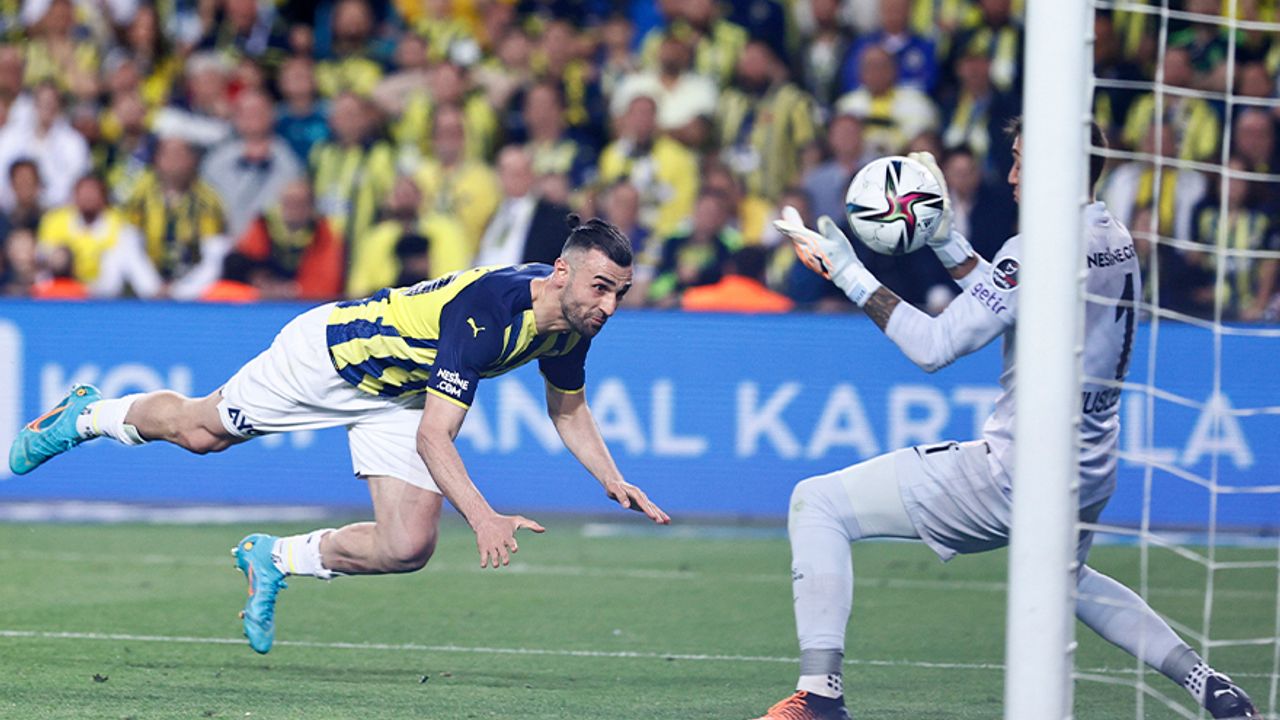 Fenerbahçe, Galatasaray'ı yendi; 2.'liğe oturdu