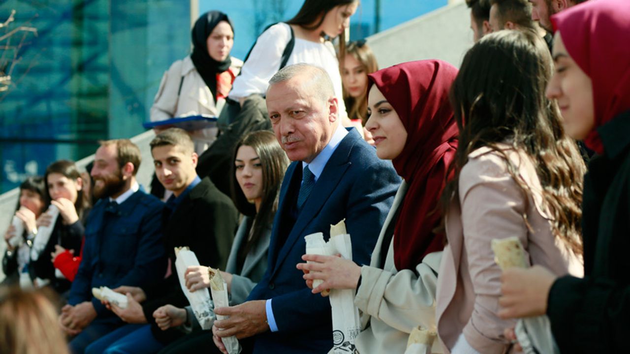 Cumhurbaşkanı Erdoğan gençlerle buluşacak