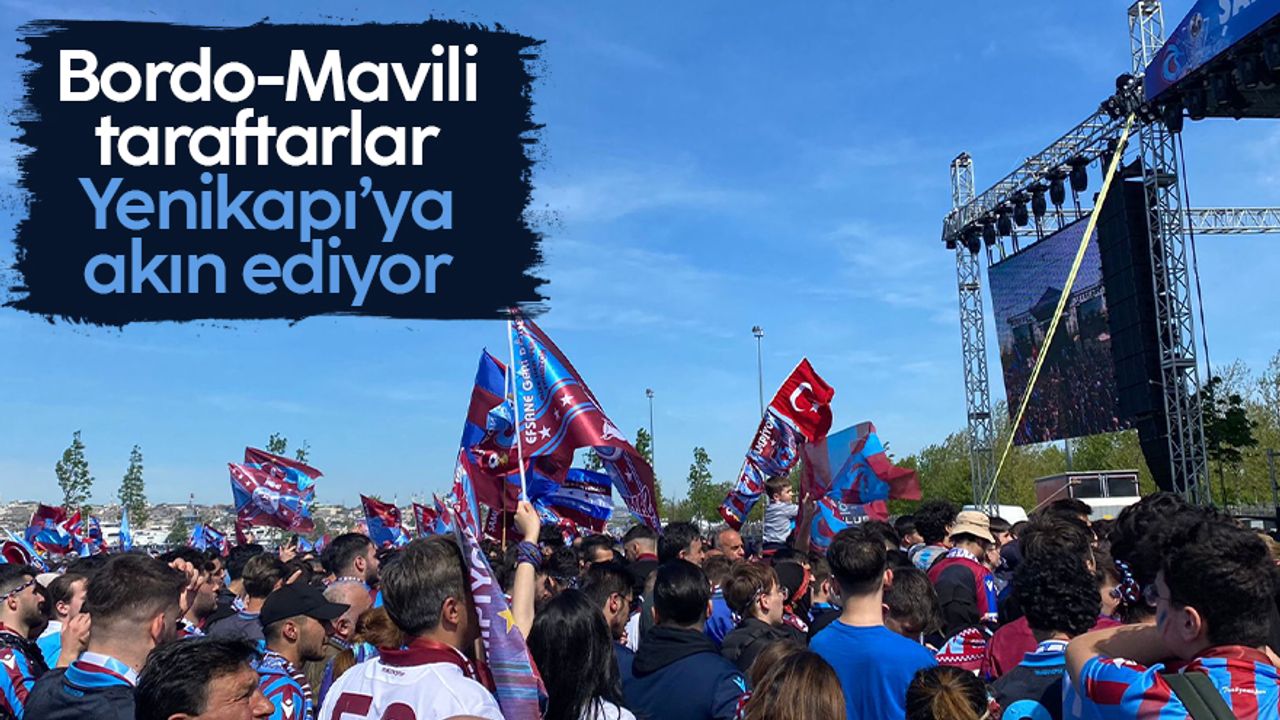 Trabzonsporlu taraftarlar şampiyonluk kutlamaları için Yenikapı'da toplandı