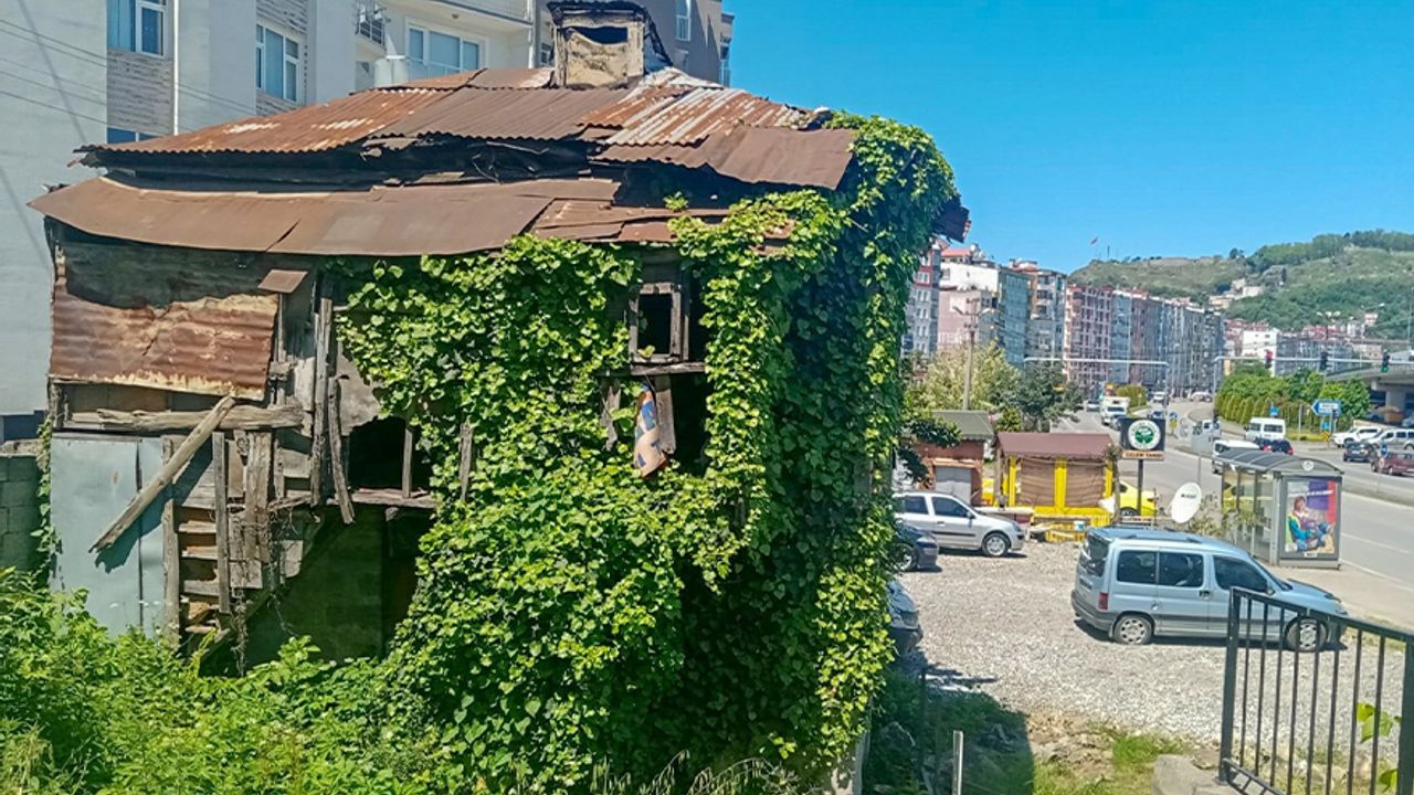 Giresun’da metruk binalar yıkılıyor
