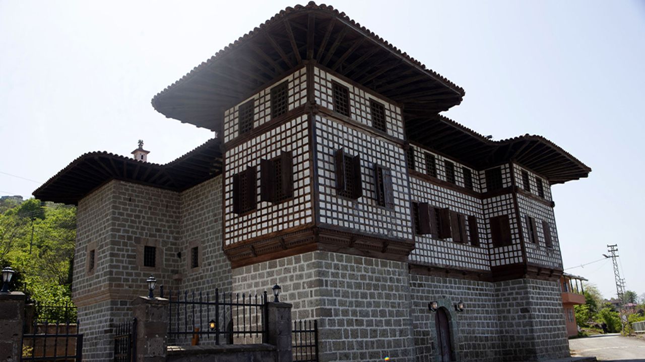 Trabzon'da tarihi Memişağa Konağı ziyarete açıldı