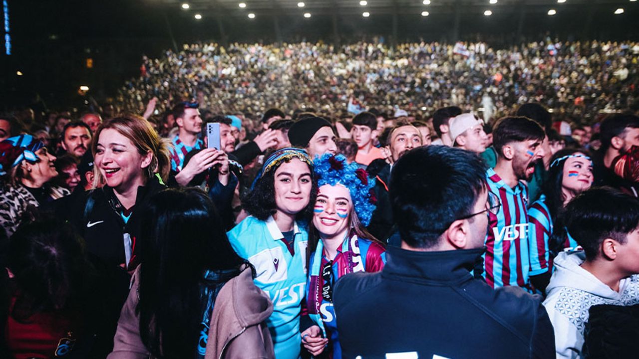 Trabzon mutluluğa kurşun sıkmadı, şampiyonluk sevinci hüzne dönüşmedi