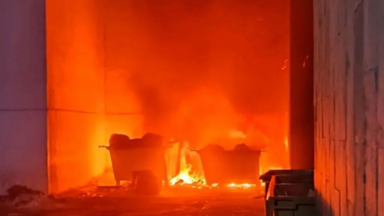 Meksika'da hastane yangını: Hastalar sedyelerle tahliye edildi