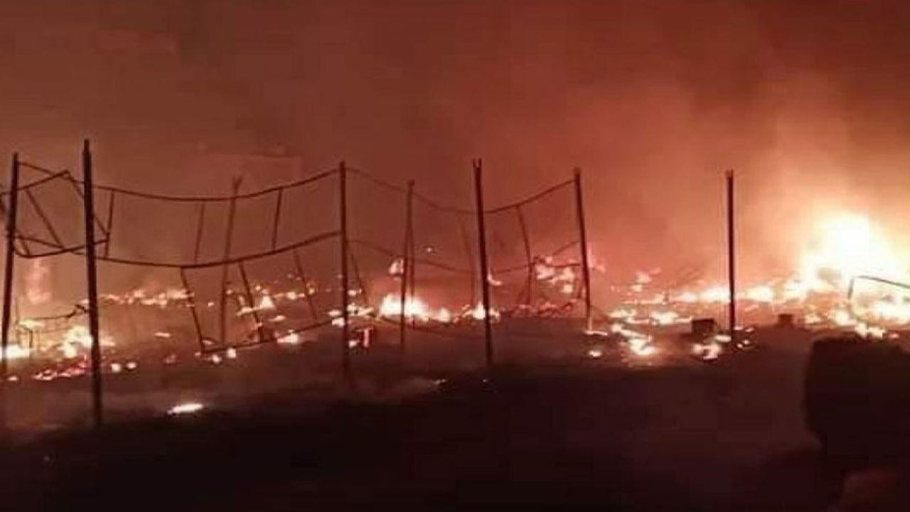 Pakistan’da yangın: 500 araç küle döndü