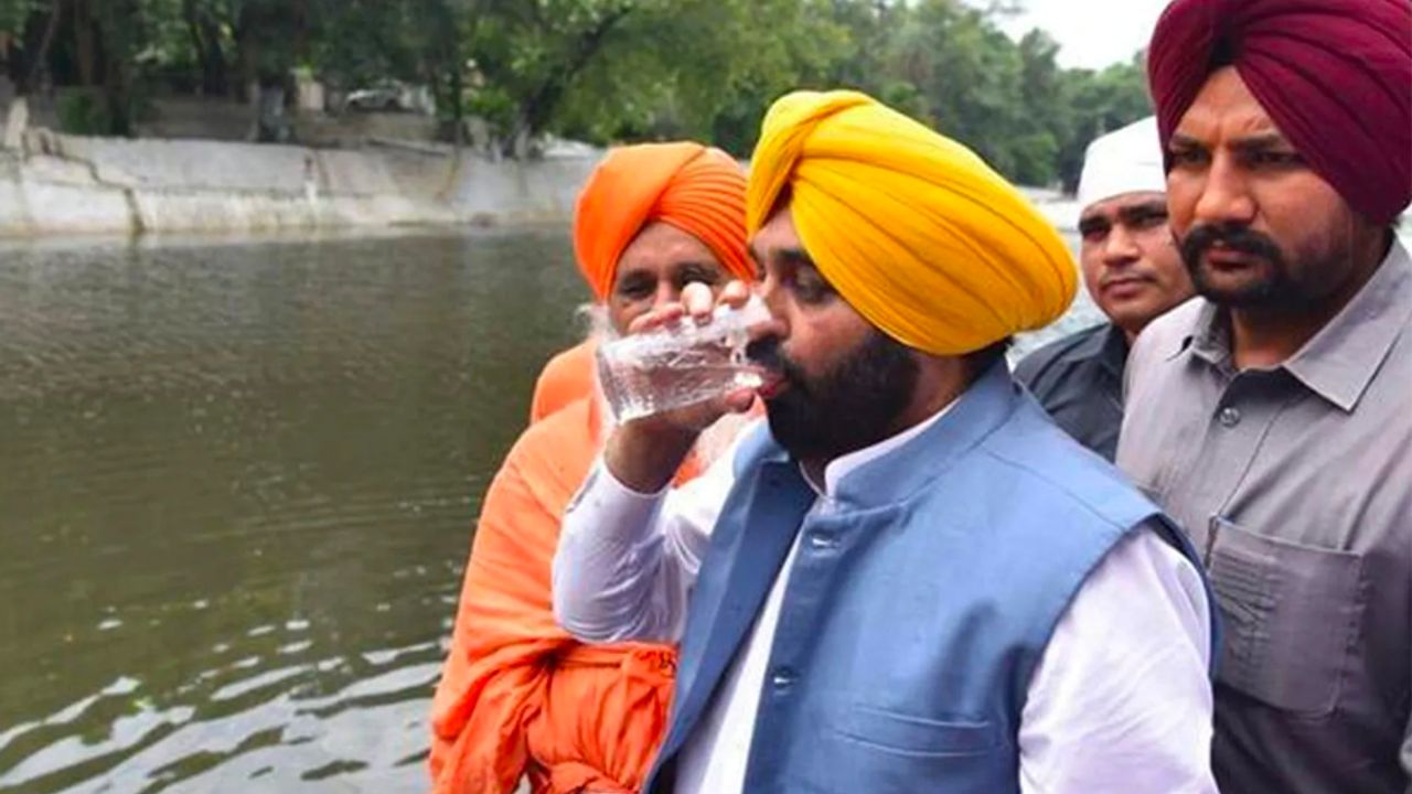 Hindistan'da fıkra gibi olay! Başbakan nehirden içtiği su nedeni ile hastanelik oldu