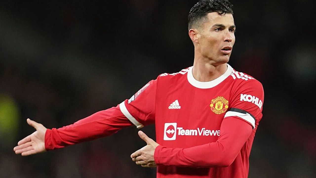 Erik ten Hag: Cristiano Ronaldo satılık değil