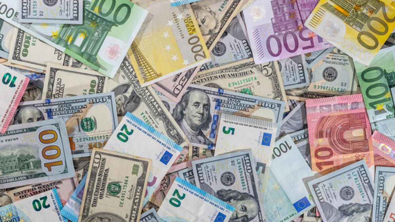 Euro/dolar 20 yıl sonra 1'in altını gördü