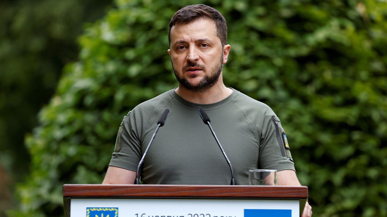 Vladimir Zelenskiy, Ukrayna Güvenlik Servisi Başkanı ve Ukrayna Başsavcısını görevden aldı