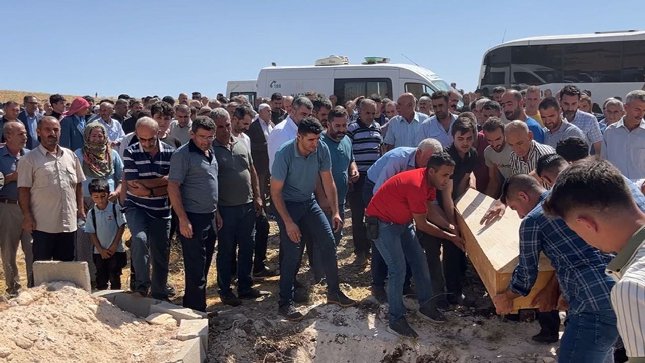Türkiye’yi yasa boğan Mardin’deki kazada ölen 20 kişi toprağa verildi