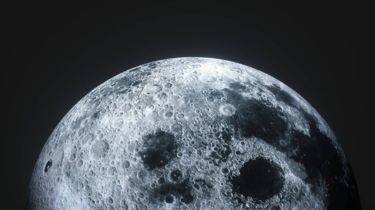 Çin, Ay'da yeni mineral keşfettiğini açıkladı