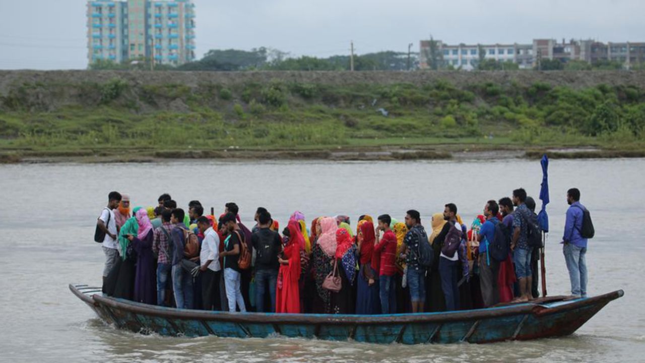 Bangladeş'te bot battı: 24 ölü, 30 kayıp