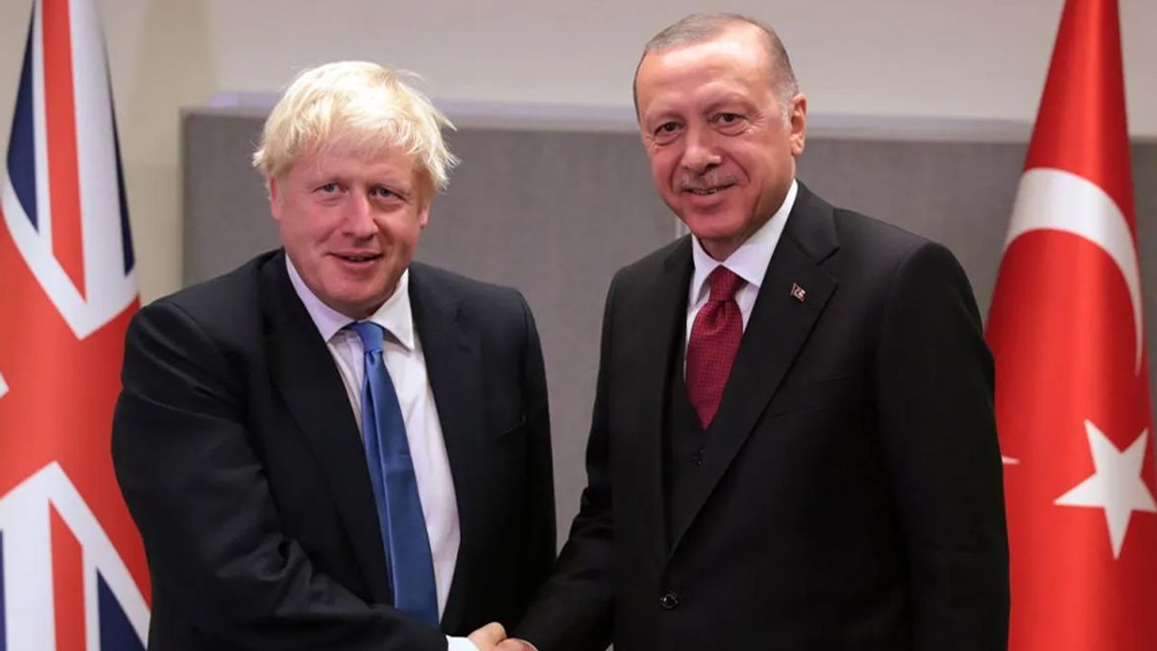 Boris Johnson, "Türkiye'nin kaçınılmaz küresel liderliği" için Cumhurbaşkanı Erdoğan'ı tebrik etti