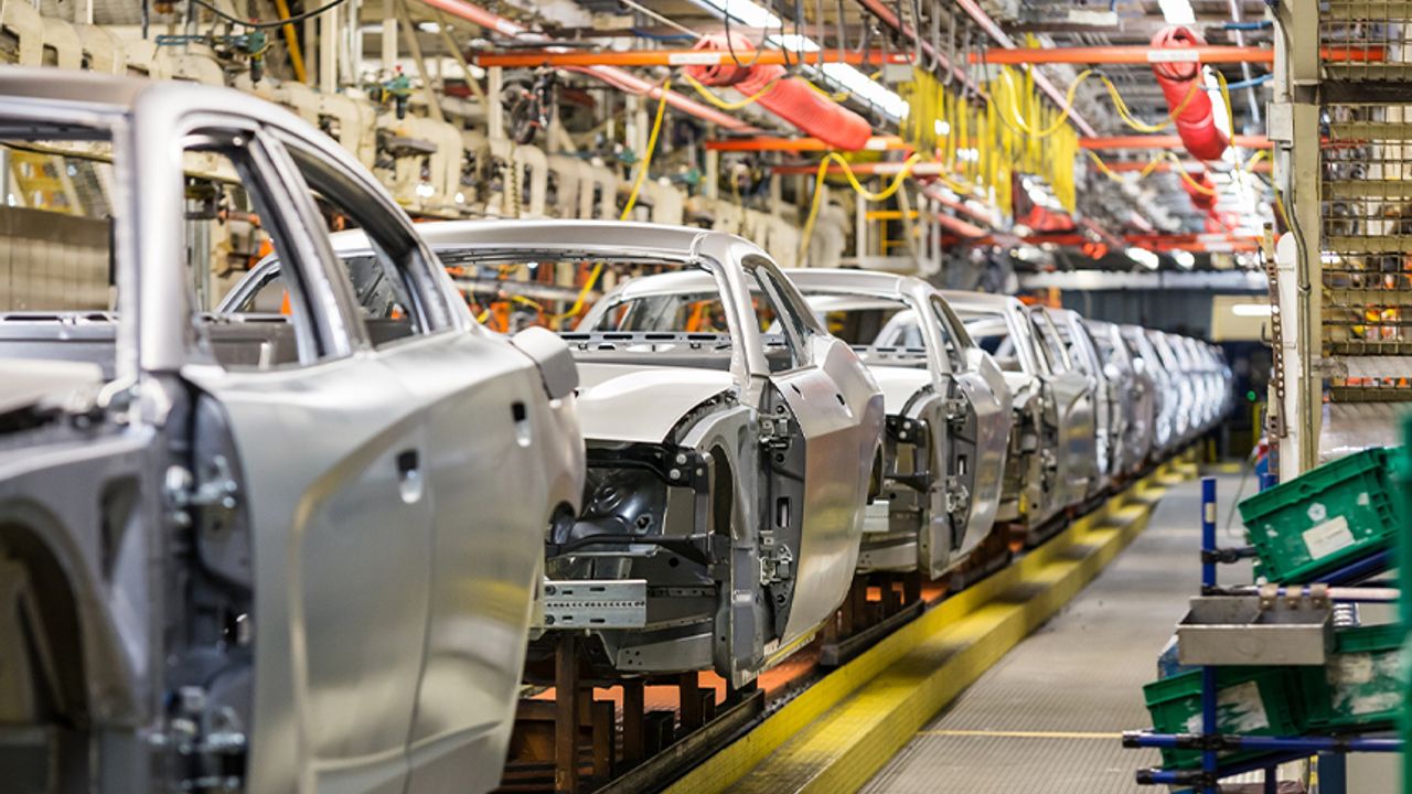 Ocak - Ağustos döneminde otomotiv üretimi yüzde 2 arttı, ihracatı yüzde 1 azaldı