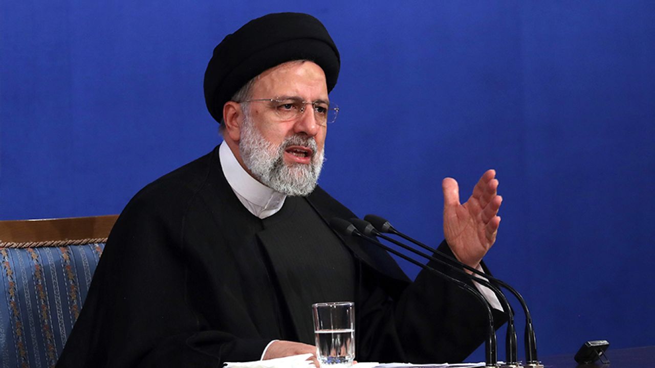 İran Cumhurbaşkanı Reisi: “ABD Başkanı yaptığı açıklamalarla diğer ülkelerde kaos ve terörü kışkırtıyor”