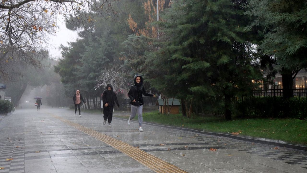 Meteoroloji'den 29 kente sarı kodlu uyarı: Kuvvetli yağış bekleniyor