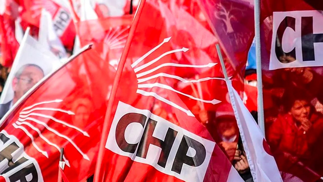 CHP'de 40 il ve 39 ilçe başkanı adaylık için istifa etti