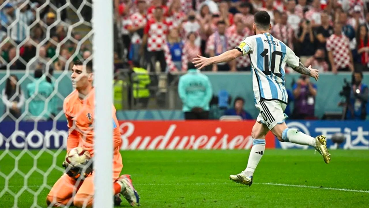 Lionel Messi, Arjantin'in Dünya Kupaları tarihindeki en golcü ismi oldu