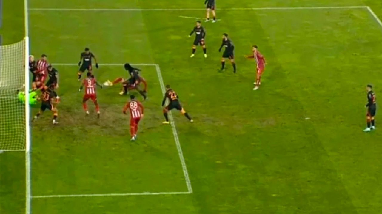 Sivasspor'un iptal edilen golü tartışma çıkardı
