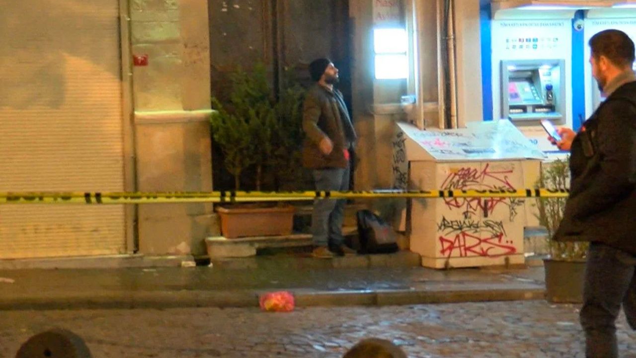 Beyoğlu'nda şüpheli çanta paniği: Ölmek istiyorum ben açarım