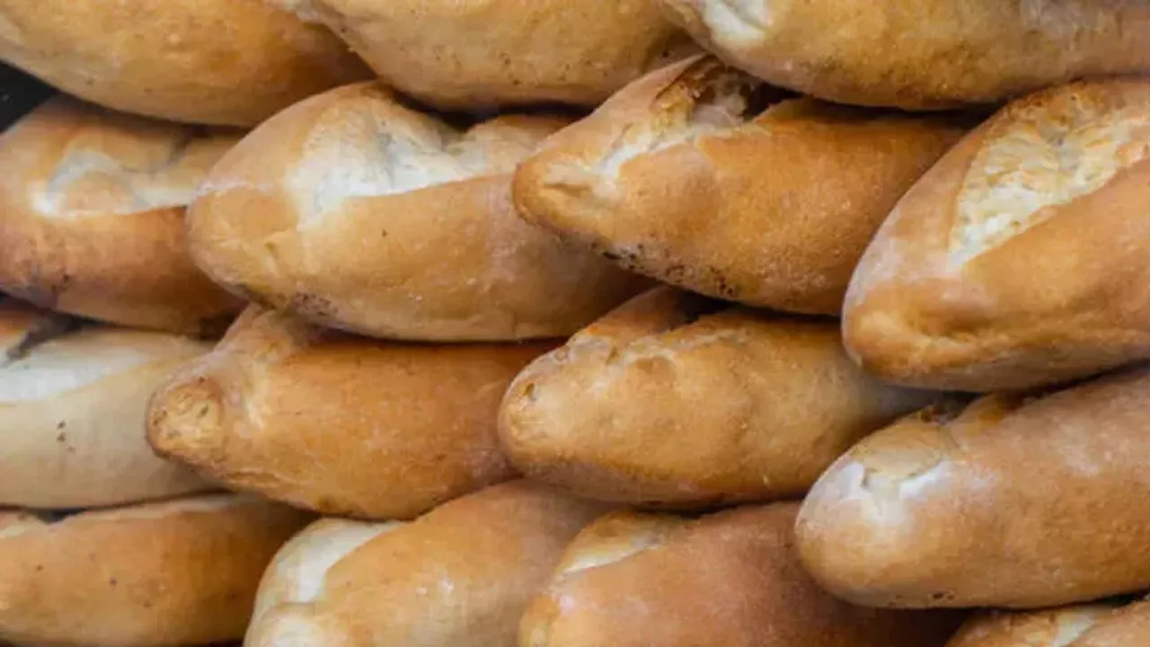 Depremin etkilediği 10 ilde fırınlar ücretsiz ekmek verecek